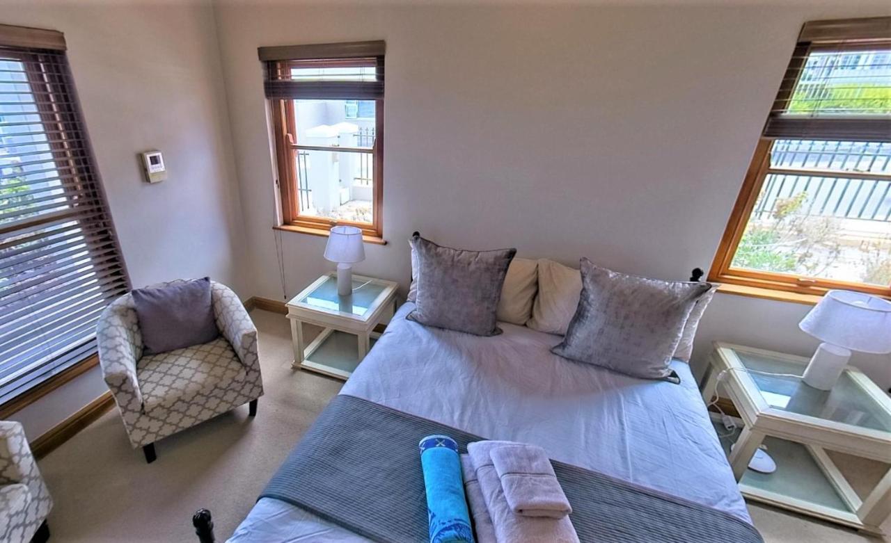 Blaauw Village Guest House Блуберґстранд Екстер'єр фото